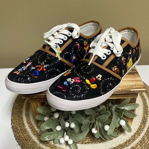 Disney (Bradford Exchange) Shoes - Disney (Bradford Exchange) Women’s Canvas size(8) shoes